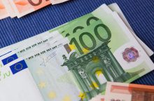 Ukmergės rajone nepažįstamieji iš senjorės namo pavogė 2 tūkst. eurų
