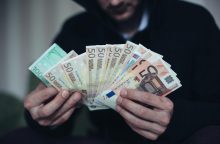 Ukmergės rajone moteris sukčiams atidavė 1 tūkst. eurų