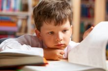 Skaitymo ir rašymo sunkumų turinčius vaikus svarbu palaikyti