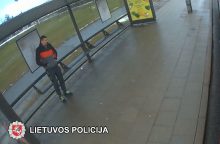 Vilniuje – smūgis nepilnamečiui į veidą: policija prašo atpažinti vyrą nuotraukoje