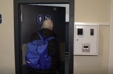 Pasipiktino dėl Vilniaus oro uoste mokamų tualetų: niekur kitur pasaulyje dar neteko to matyti