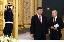 V. Putinas sako, kad surengė „prasmingas ir nuoširdžias“ derybas su Xi Jinpingu