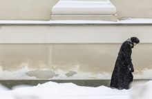 Apklausa: pusė Lietuvos gyventojų taupo šiųmetei žiemai