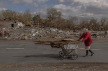 Rusija teigia užėmusi dar vieną Rytų Ukrainos kaimą