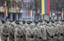 Lietuvos kariai už 22,5 tūkst. eurų įsigis naujų drabužių komplektų