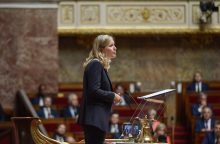 Prancūzijos parlamentas savo pirmininke išrinko E. Macrono sąjungininkę