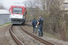 Trakų rajone traukinys mirtinai sužalojo ant bėgių buvusį 22-ejų vyrą