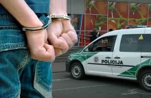 Incidentas Kauno prekybos centre: sulaikoma vagišių porelė sužalojo apsaugininką