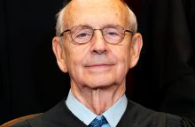 JAV žiniasklaida: liberalių pažiūrų AT teisėjas S. Breyeris ketina trauktis iš pareigų 
