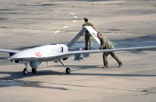 Diplomatas: Turkijos kompanija jau įsigijo Ukrainoje sklypą dronų „Bayraktar“ gamyklai
