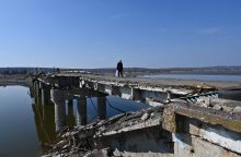 Charkivo srityje atstatytas tiltas, kuris buvo sugriautas Rusijos invazijos pradžioje
