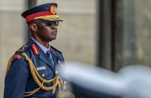 Policija: Kenijoje sudužo karinis sraigtasparnis, kuriuo skrido gynybos pajėgų vadas