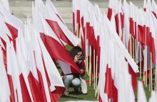 Lenkijos parlamentas panaikino ES ginčytą teisėjų drausminės kontrolės sistemą